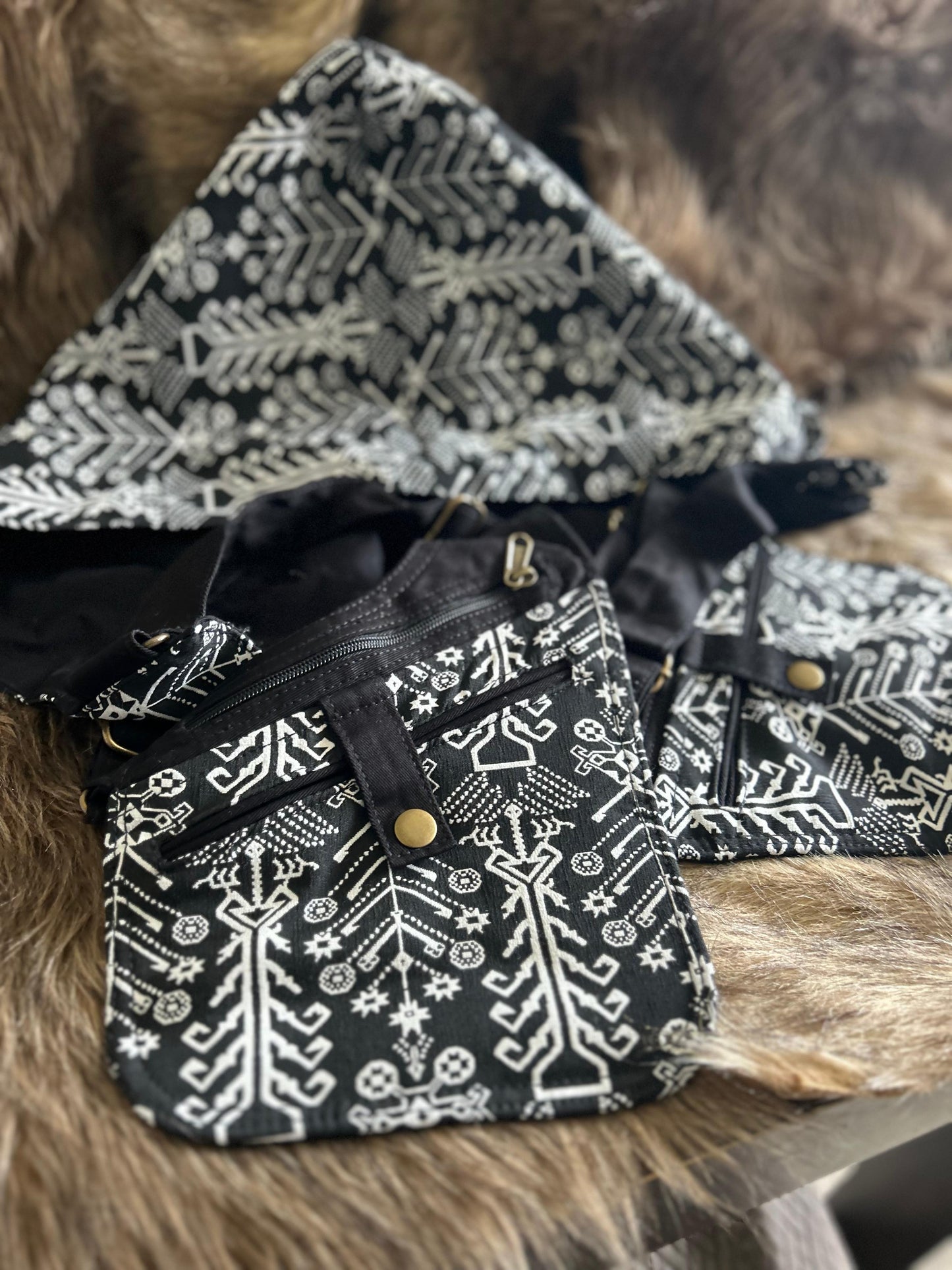 Rave Essential - Hood